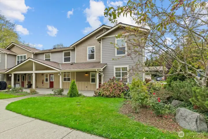 End unit, facing a lovely courtyard