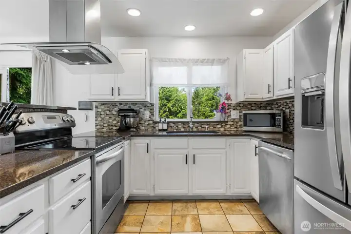 Featuring Sleek Stainless Steel Appliances~