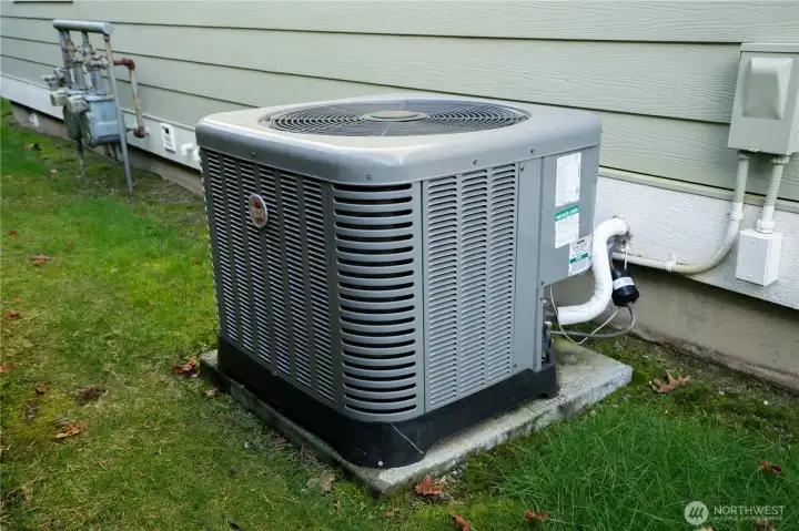 Very recent and expensive Air Conditioning Unit.