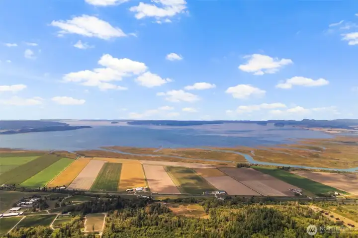 Still just minutes from downtown Stanwood, Camano Island, I5, shops, restaurants & more!