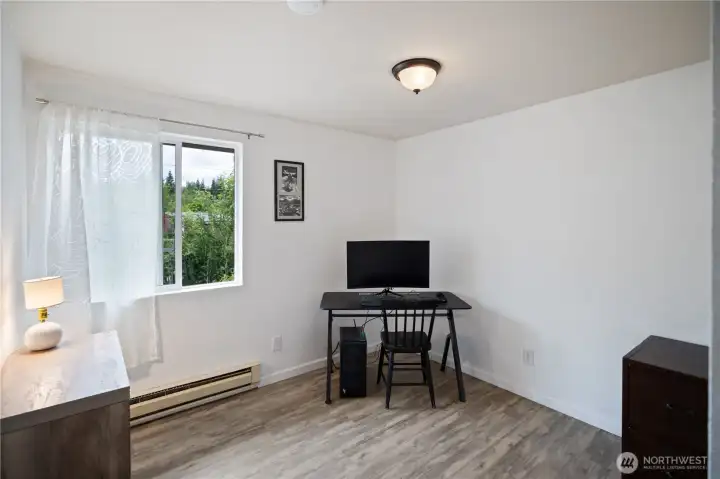 Bedroom 1 or office space Bedroom 1 or office space