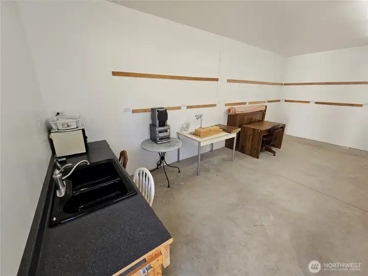 Craft and Hobby room