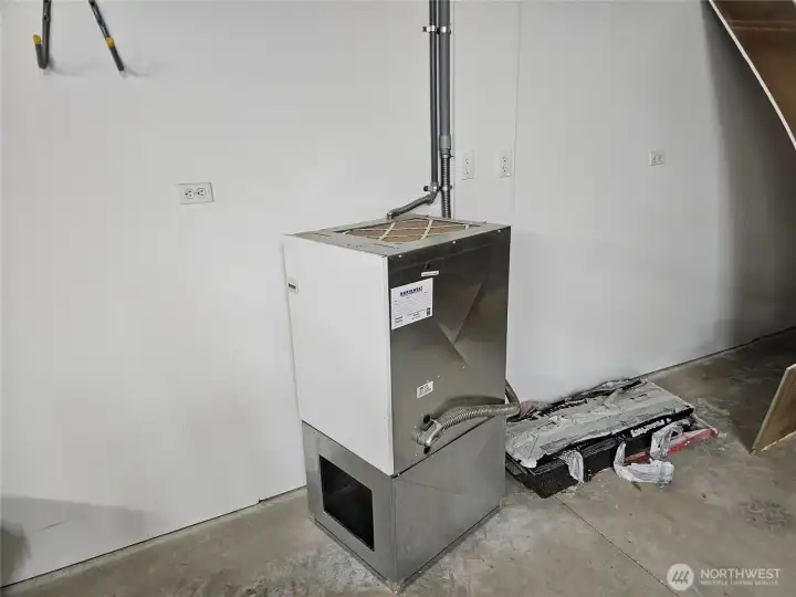 2nd furnace in the shop to keep warm even on the coldest winter days.