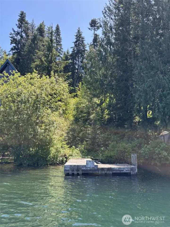 Use your imagination to create your own lakeside retreat.