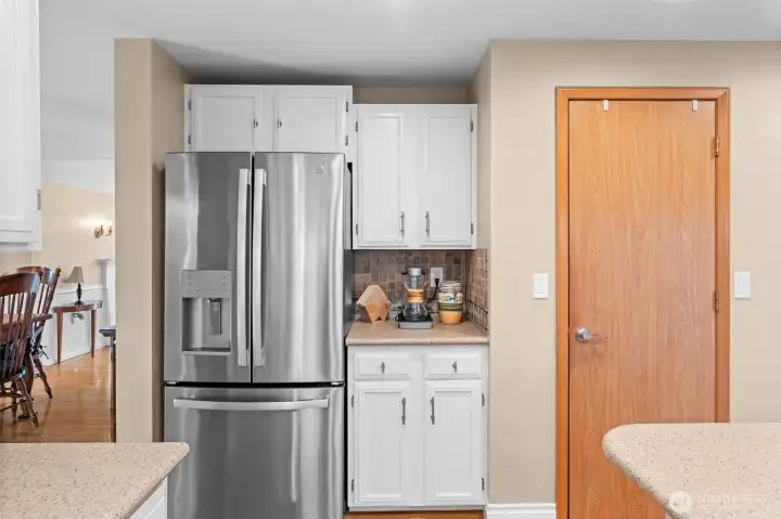Wonderful coffee or microwave nook & large pantry