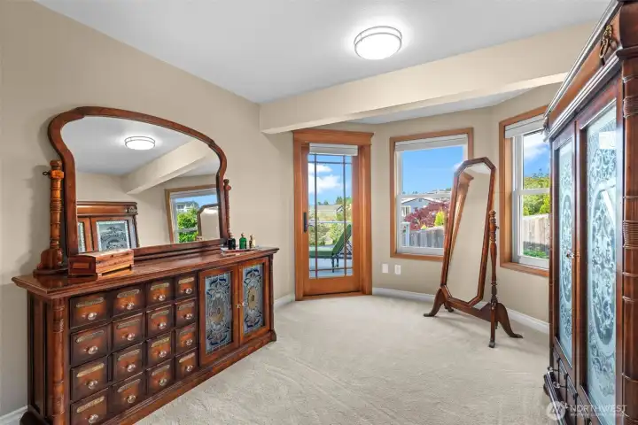 Currently using as a dressing room could be office or bedroom