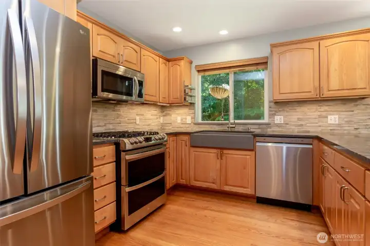 Plenty of room for more than one cook in the kitchen! Plenty of room for more than one cook in the kitchen!