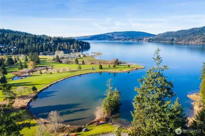 The golf course hugs the lake and is a beautiful course to play! The golf course hugs the lake and is a beautiful course to play!