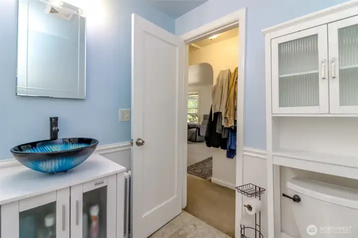 upstairs main bath upstairs main bath