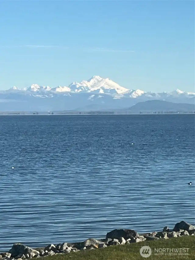 Mt Baker glistening to the North in all its grandeur!