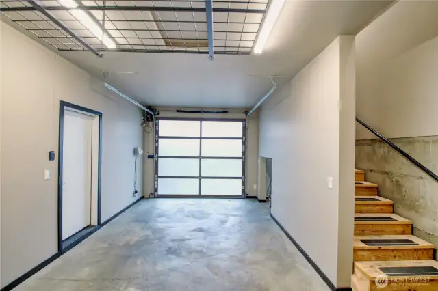 Level entry single car garage