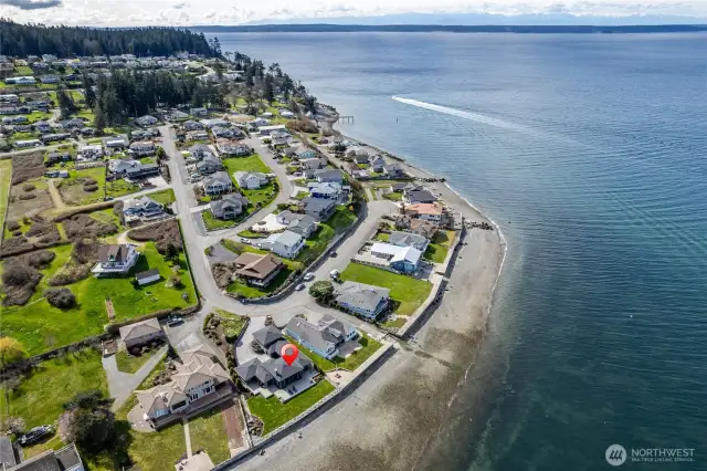 Crabbing or fishing anyone??  I hear the salmon bite is pretty good on this Point.