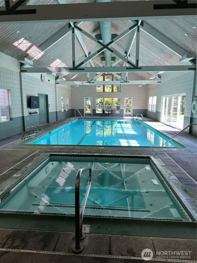 Indoor pool and jacuzzi