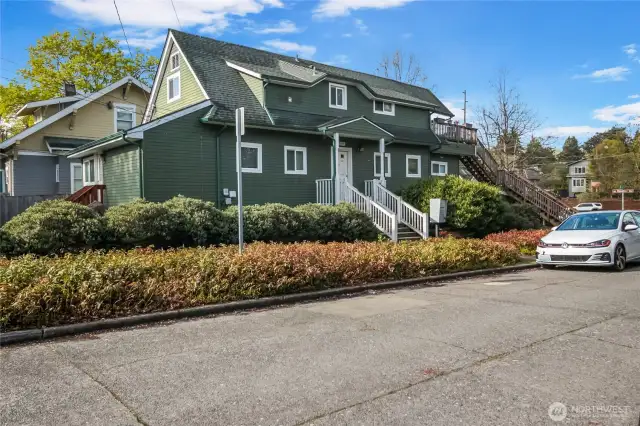 Super convenient location right off of I-5.