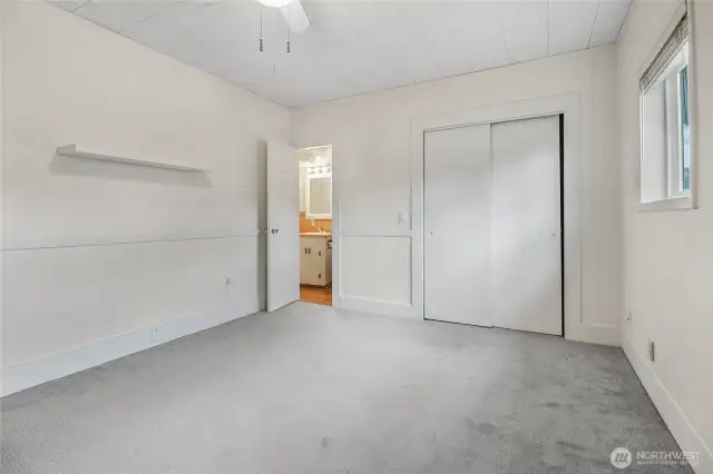 Looking toward the first en-suite bath.