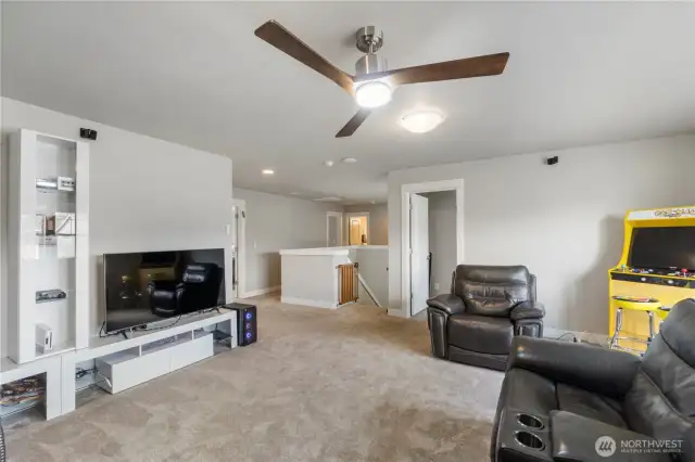Huge Bonus Room