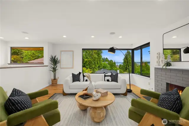 Beautiful picture windows bring in tons of natural light.