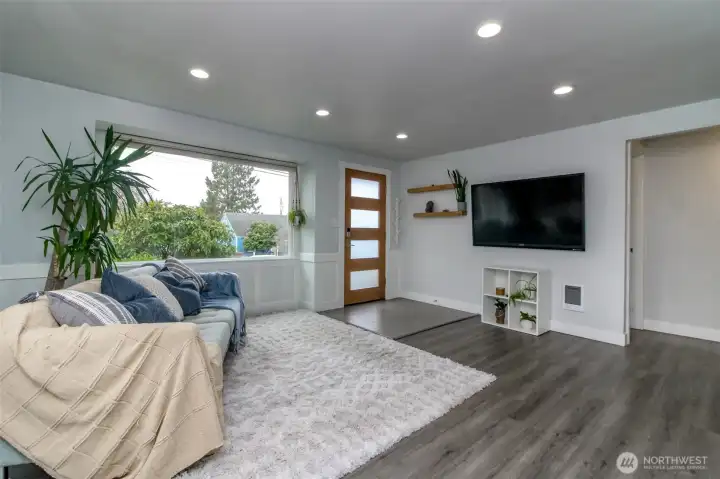 Light & Bright throughout!