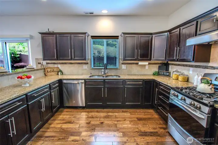 Kitchen (Range Area) Kitchen (Range Area)