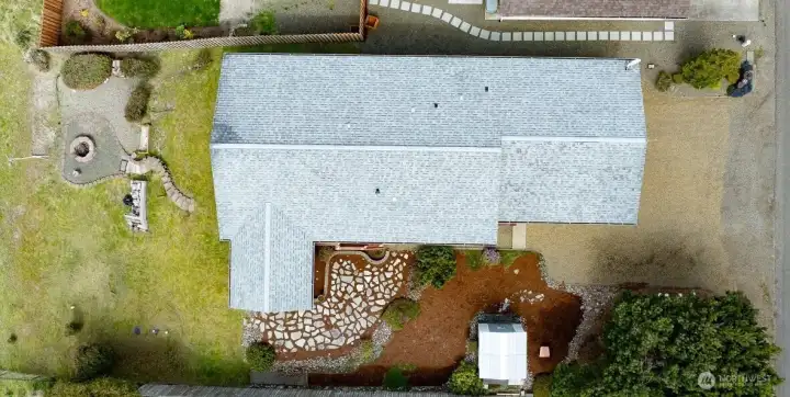 Birds eye view of the house and landscapting.