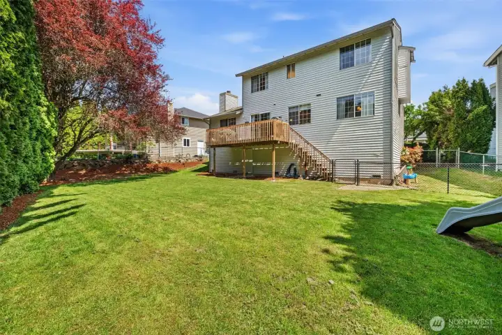 Private, fully fenced backyard