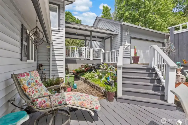 Easy access to parking and Garage.