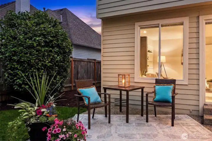 Backyard Patio - The Perfect Entertainment Space
