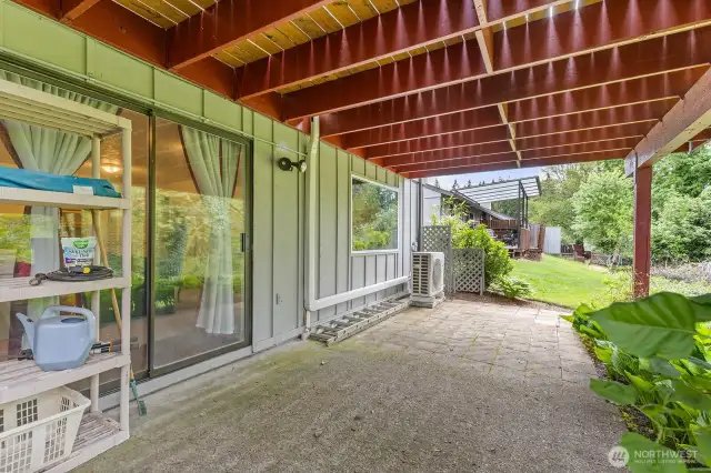 Rear patio, lots of room!