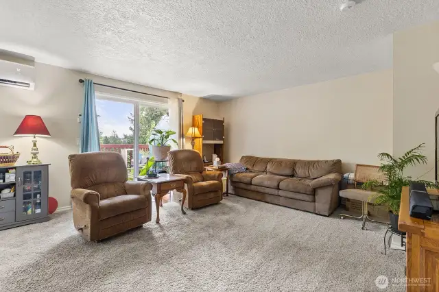 Great living room space for relaxing or entertaining