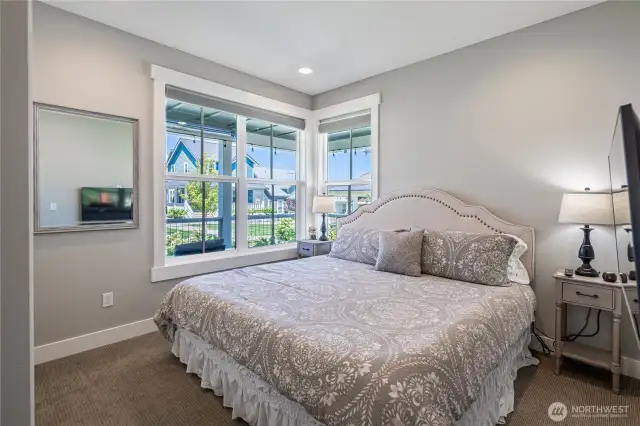 2nd bedroom