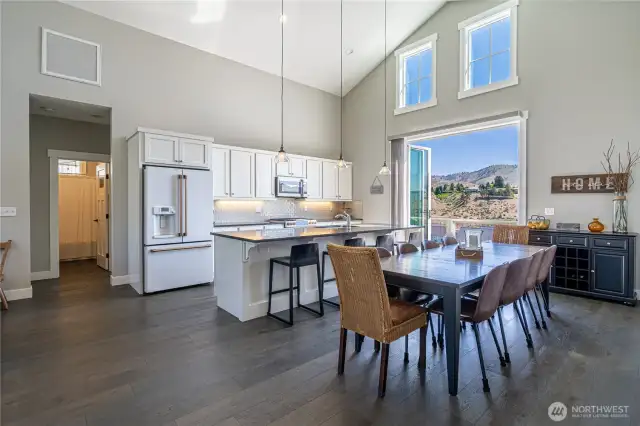 Gourmet kitchen