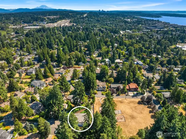 Minutes from Waterfront, Restaurants, Shopping & DT Kirkland