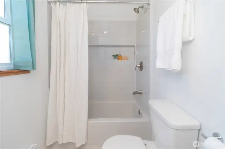 Newly remodeled full bath on the main floor