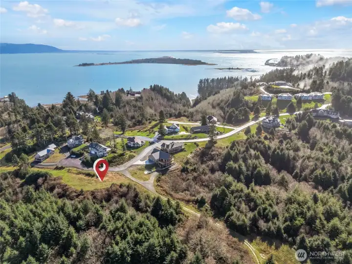 Discovery Heights offers ocean, river and mountain views throughout the development.