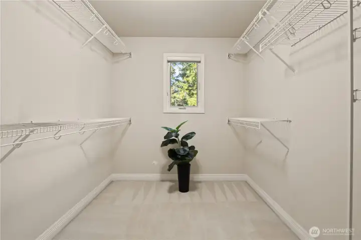 walk-in primary bedroom closet