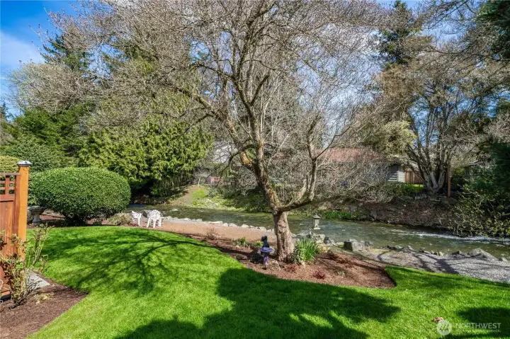 Beautifully maintained and landscaped yard