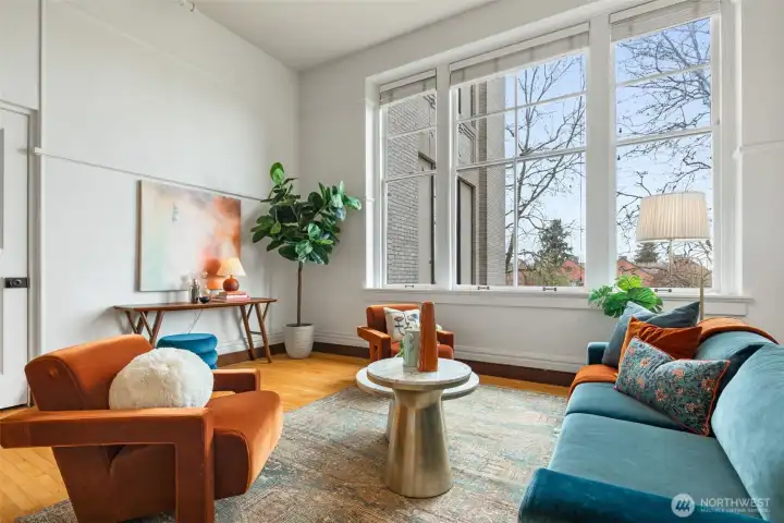 So much wall space for your art or creativity! So much wall space for your art or creativity!