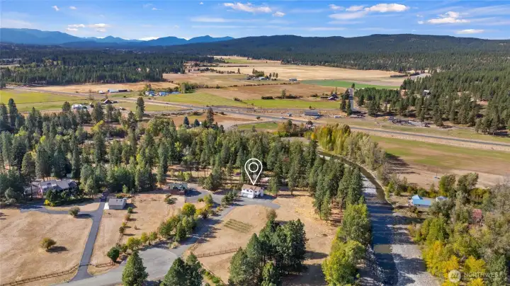 This unique pie shaped 4.8 acre parcels fans out toward the river, providing approximately 700 feet of Teanaway River frontage.