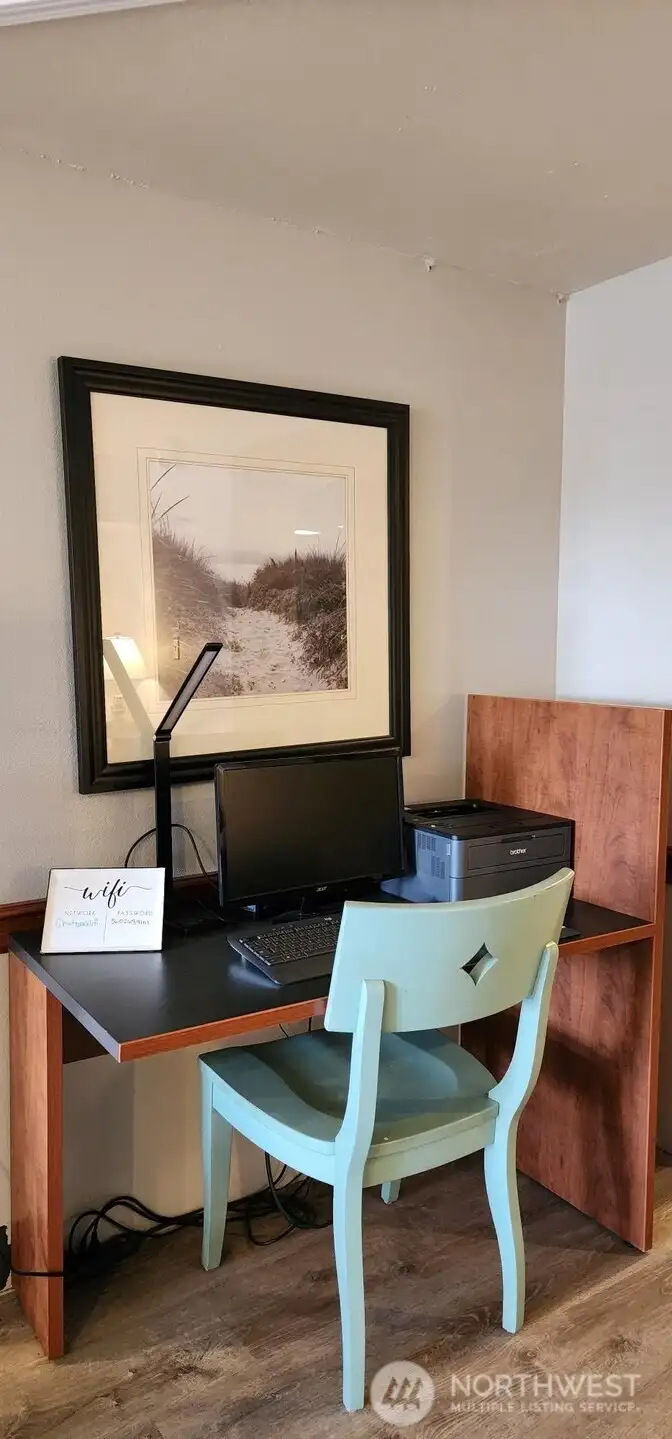 Common area computer & internet access