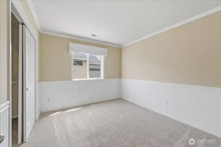 Guest Bedroom 1/Upstairs