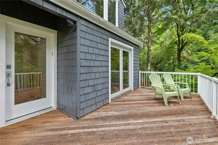 An unforgettable first impression surrounded by towering trees & serenity