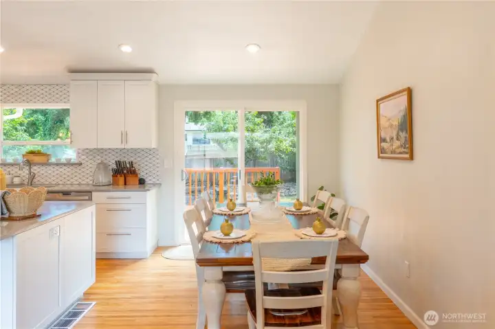 Large eating space for family and friends