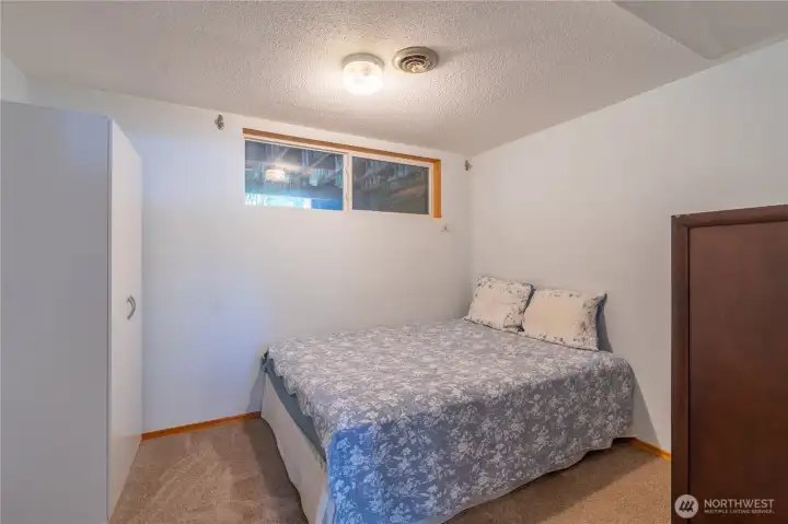 Bonus room for guests or projects