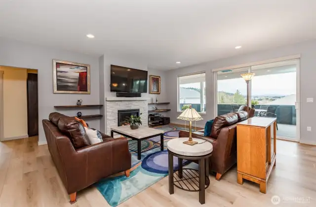 Spacious View-Oriented Great Room