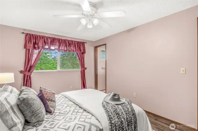 Note the Ceiling fan for cooling on warmer nights