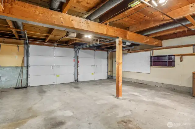 Really Big 550 sqft 2 Car Garage with Dual Automatic Openers and lots of Storage Space