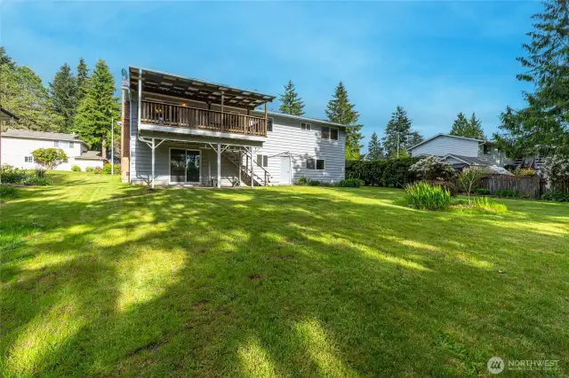 Huge Back Yard with room for ADU, ( up to 1000 sqft) or additional Structures