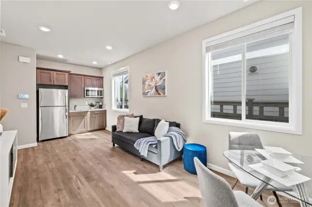 ADU Spacious ADU With Kitchenette