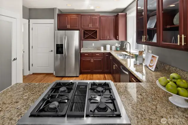 Prep, cook, and chat all at once—this gas cooktop island makes it easy to stay in the heart of the action.