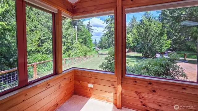 Seamless corner windows